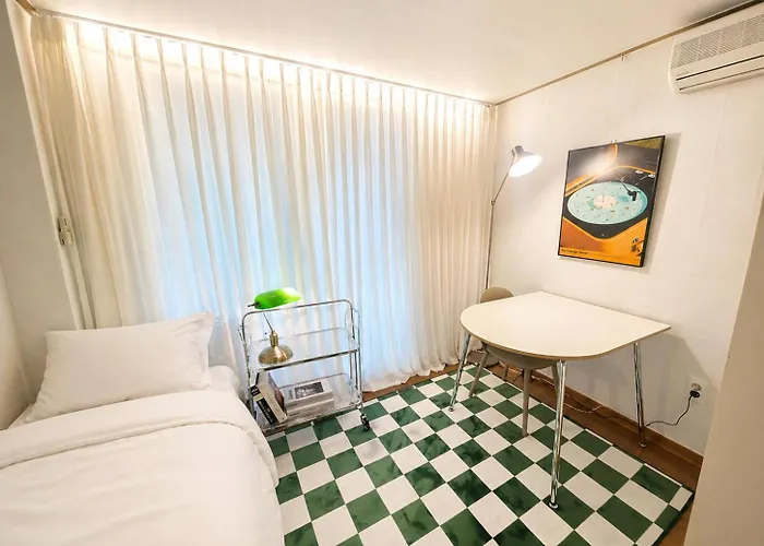 Appartamento 42hongdae Station Area, Yeonnam, Hongdae Street, 15 Minutes From Itaewon, Single Accommodation, Fully Furnished