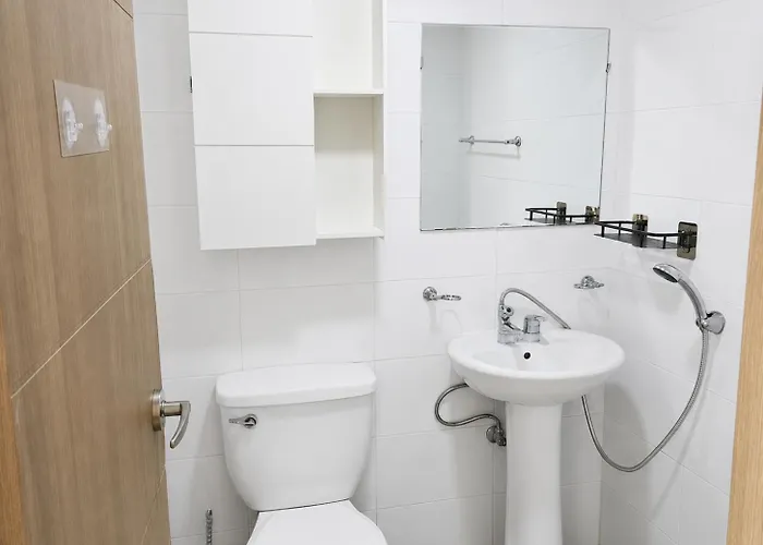 42hongdae Station Area, Yeonnam, Hongdae Street, 15 Minutes From Itaewon, Single Accommodation, Fully Furnished Seul
